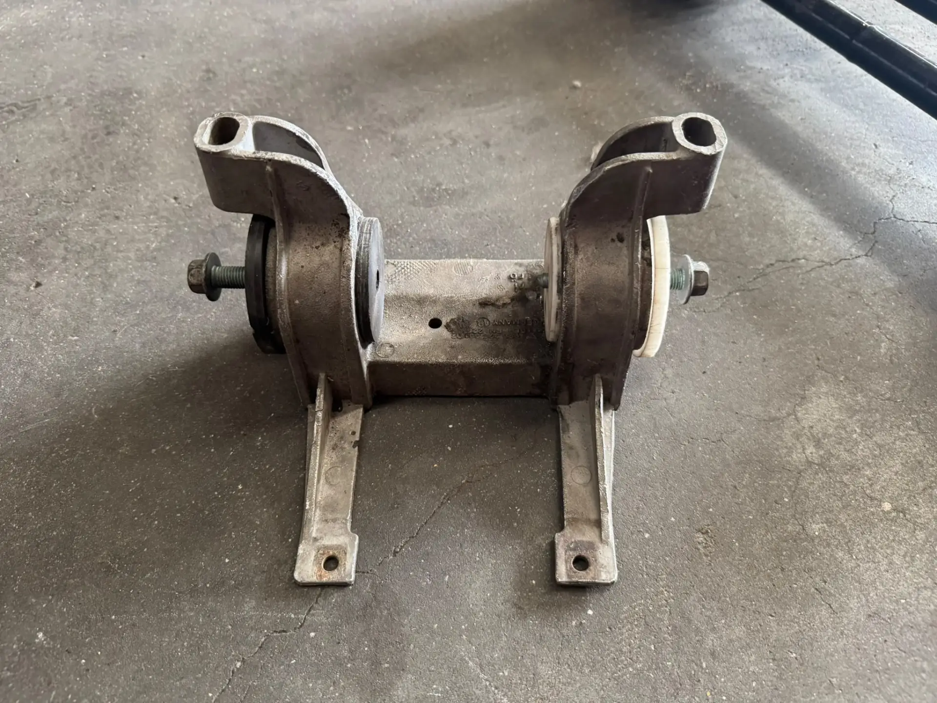 BV 996 997 C2 C4 Turbo GT3 Mount - 99637533102 – photo 2