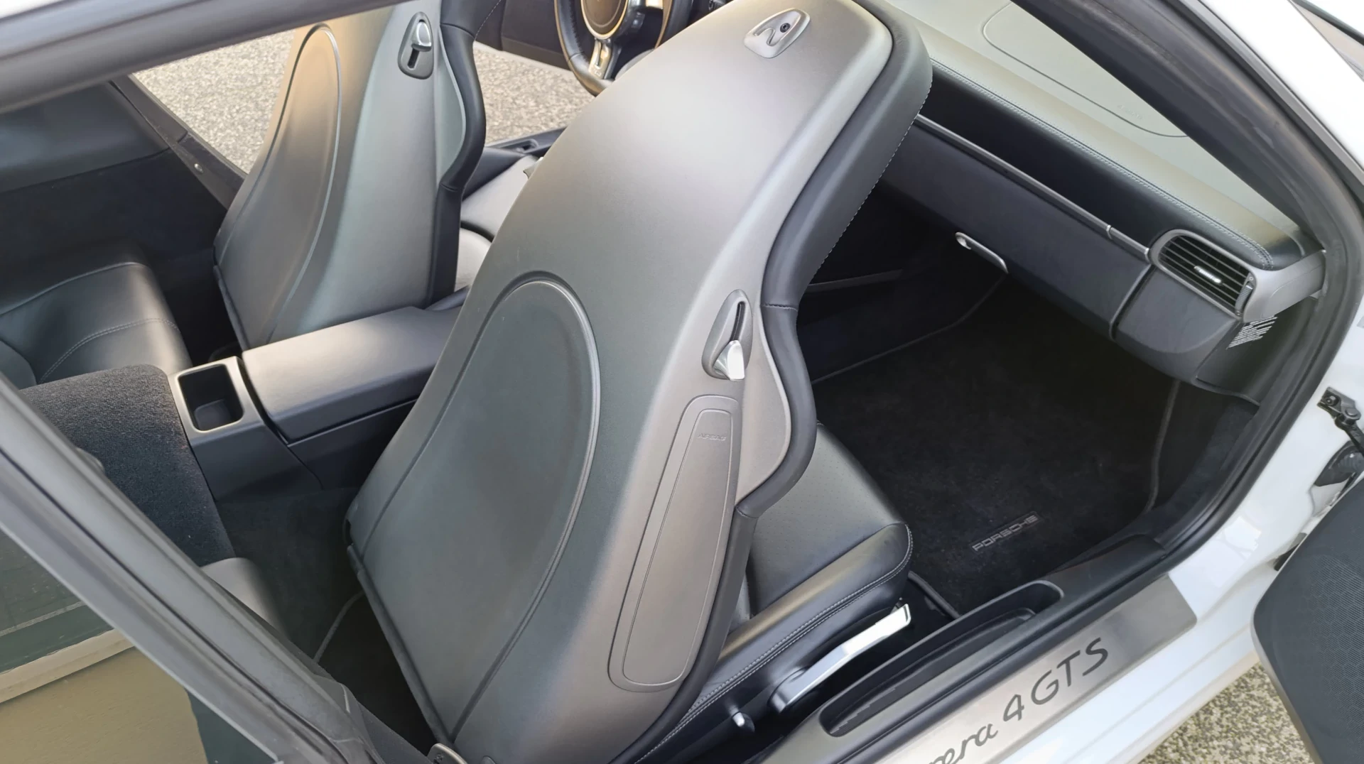 Exceptionnellement Splendide PORSCHE 911 997 4 GTS - Modèle GTS avec beaucoup d'options - 997 4GTS Immatriculé en FRANCE
