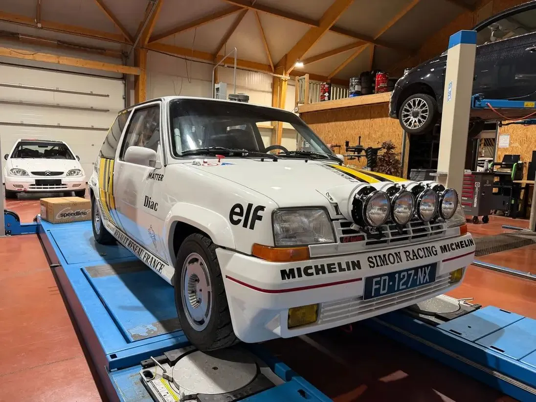 Brand-new RENAULT 5 GT TURBO – photo 1