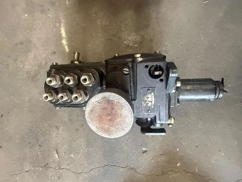 Bosch MFI fuel pump for the Porsche 911 2.4 E (1972–1973)