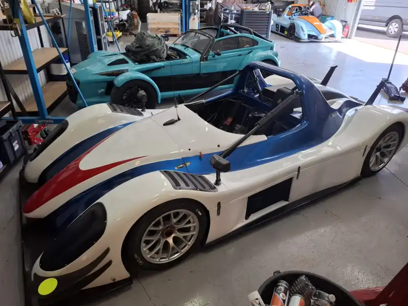 RADICAL SR8