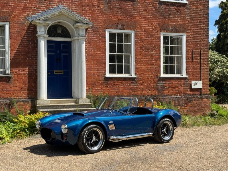 Cobra d'AK Sportscars, V8 « stroker » de 6,3 litres (383 ci)