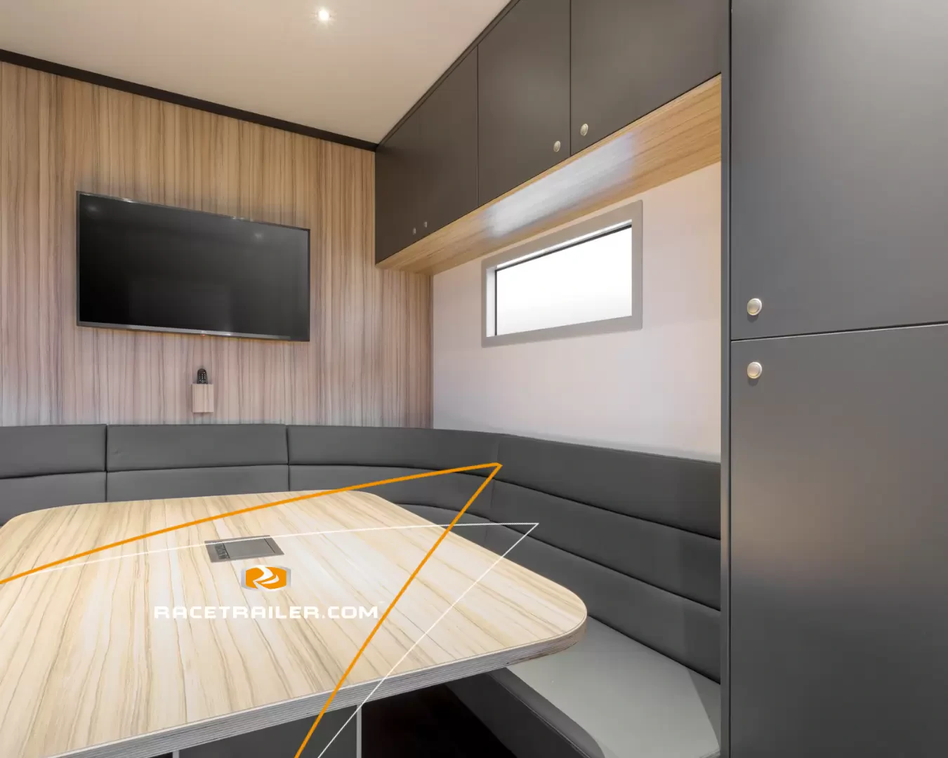 Race trailer with Gasoline LXRY office that can load up to 4 cars