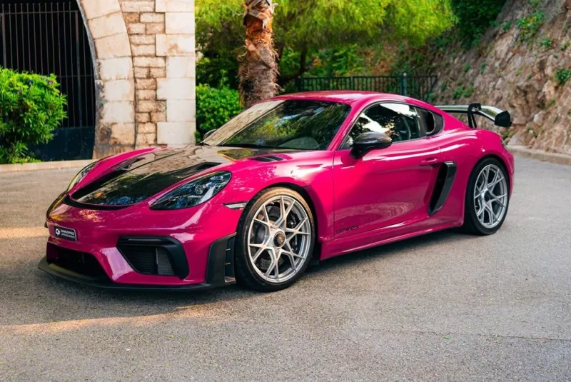 PORSCHE 718 CAYMAN GT4 RS