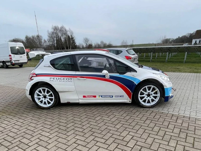 Peugeot 208 T16 R5