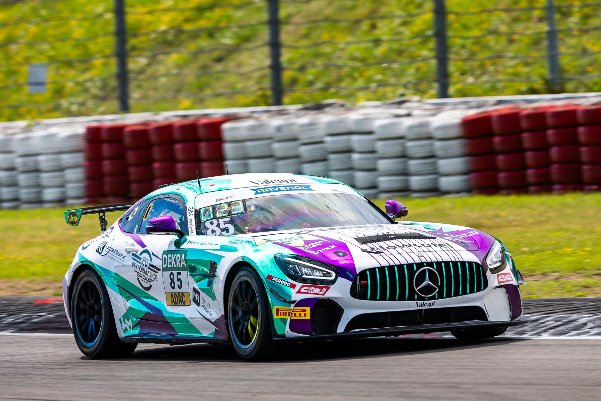 Drive a Mercedes AMG GT3/GT4 with CV Performance!