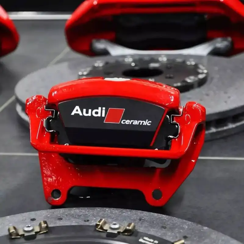 Kit de freins en carbone-céramique pour Audi RS6 / RS7 4G : 420 x 40 mm à l'avant + 370 x 30 mm à l'arrière !