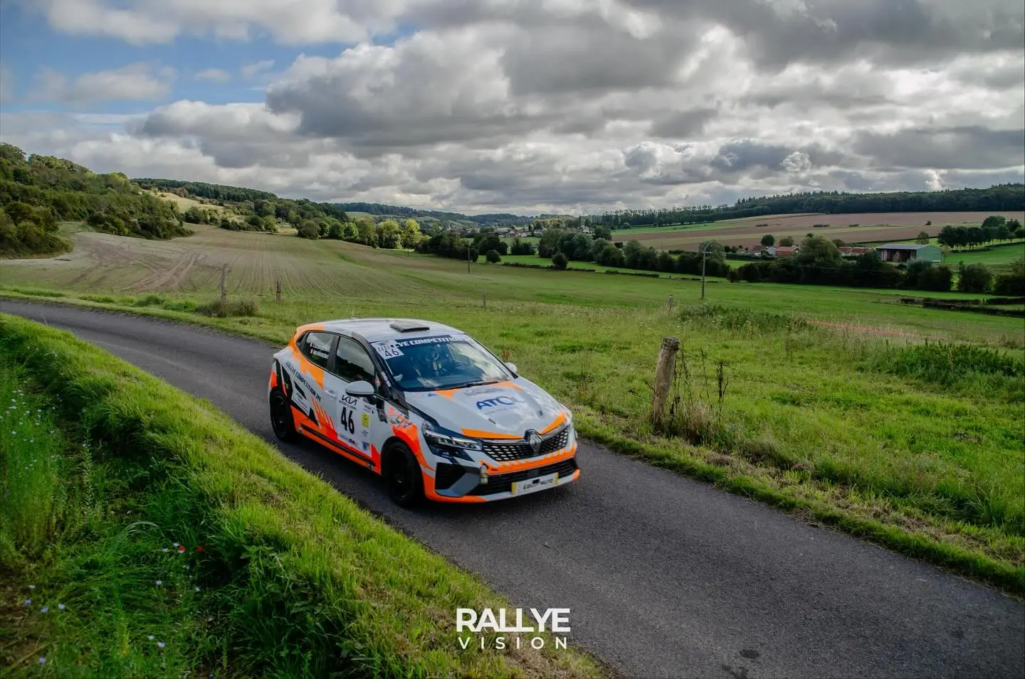 Hire your Clio rally5 – photo 1