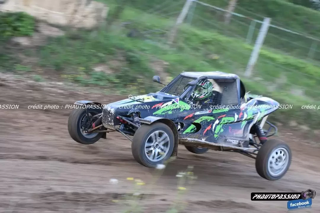 Buggy cup roscross