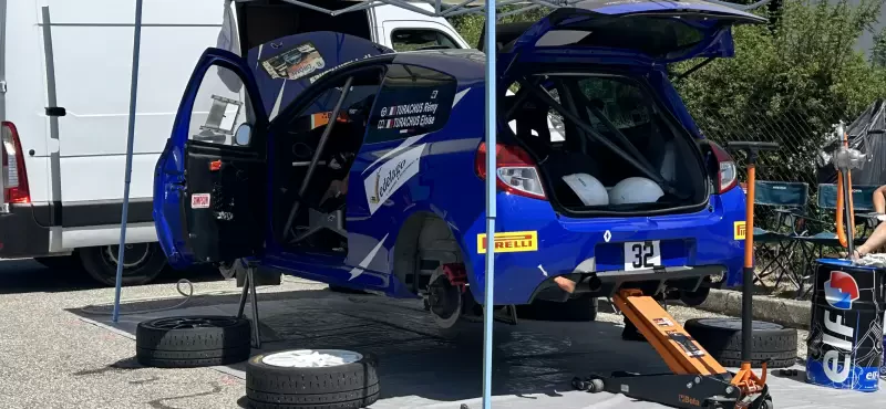 Clio 3 f2000