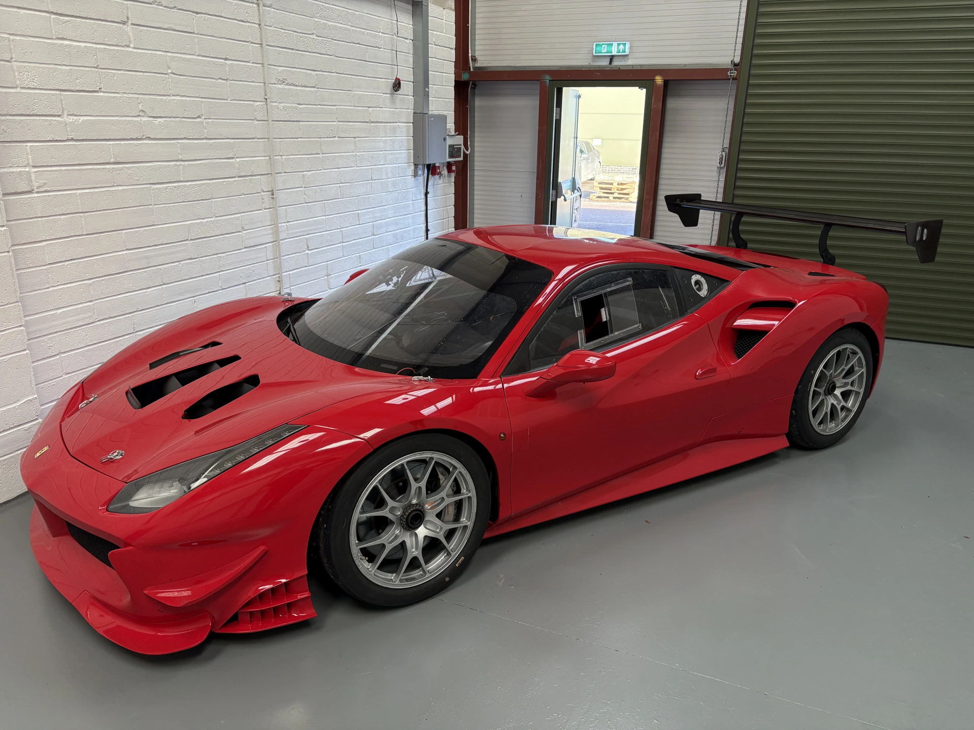 Ferrari 488 Challenge – photo 1