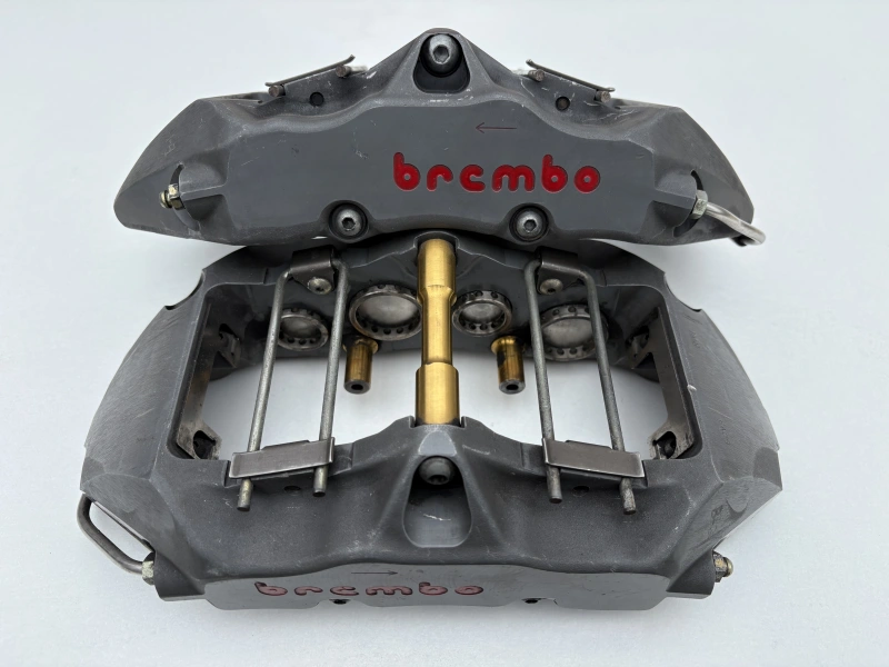2 étriers BREMBO 8 PISTONS MONOBLOC révisés
