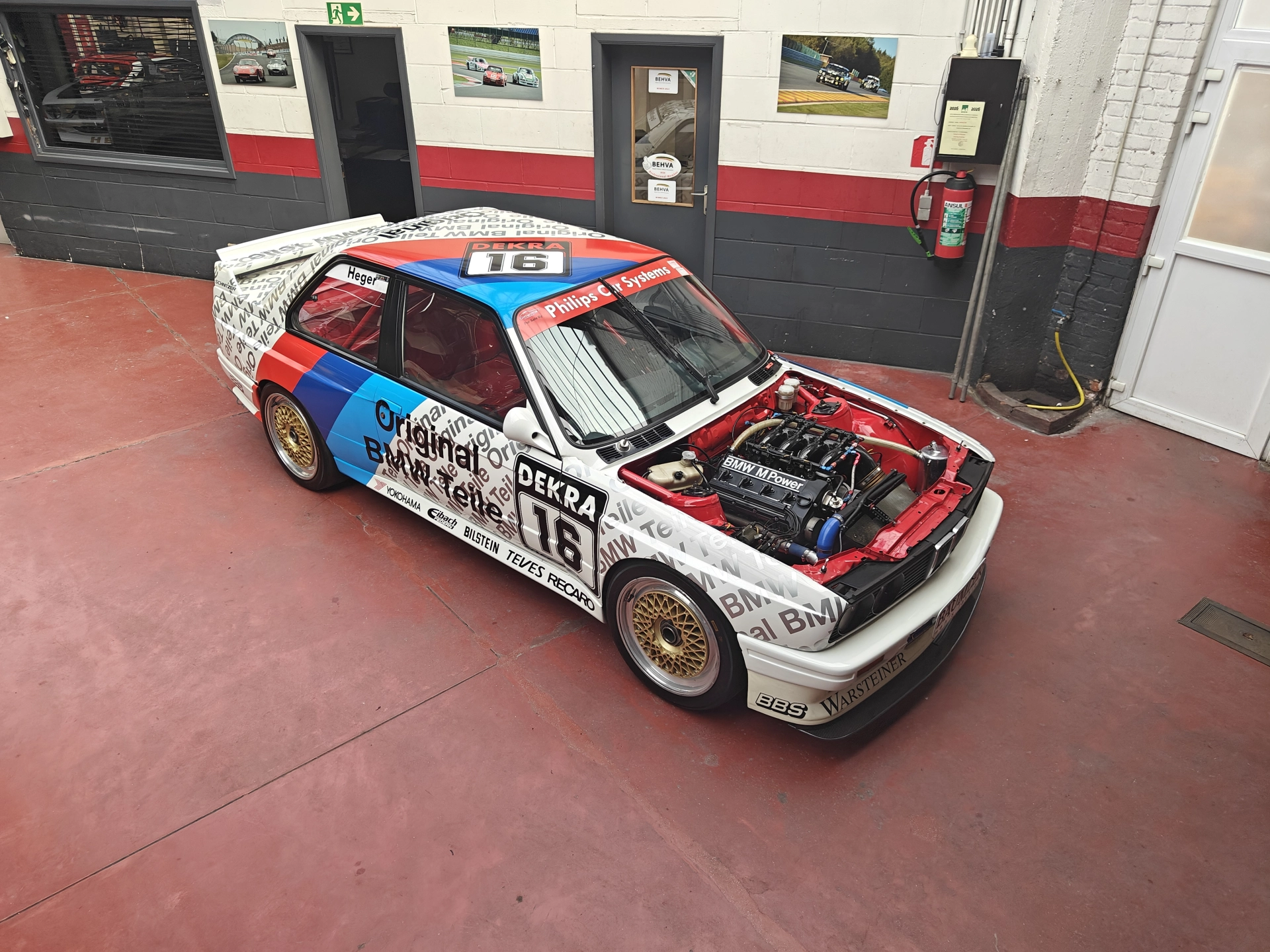 BMW M3 E30 Group A / DTM-Spec - Ex-Championnat VLN 1992 - Voiture d'usine BMW Motorsport – photo 3