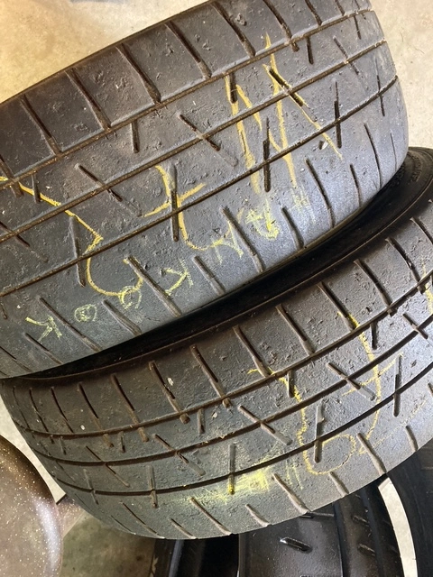 LOT DE PNEUS 190/60R16 – photo 3