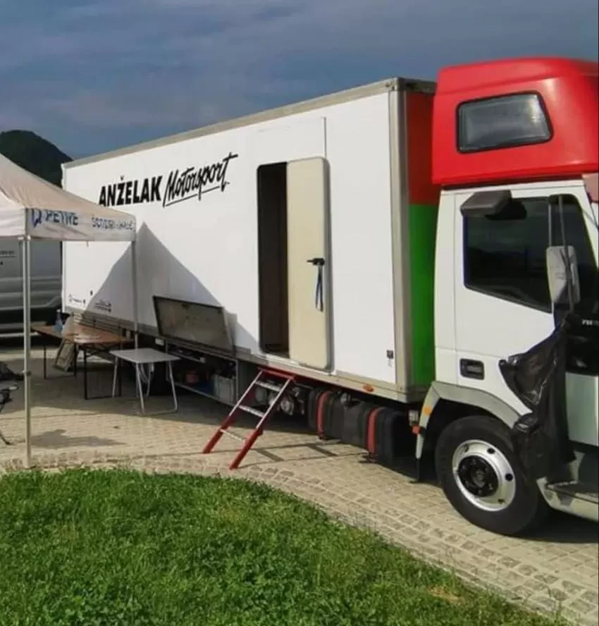 Iveco service truck