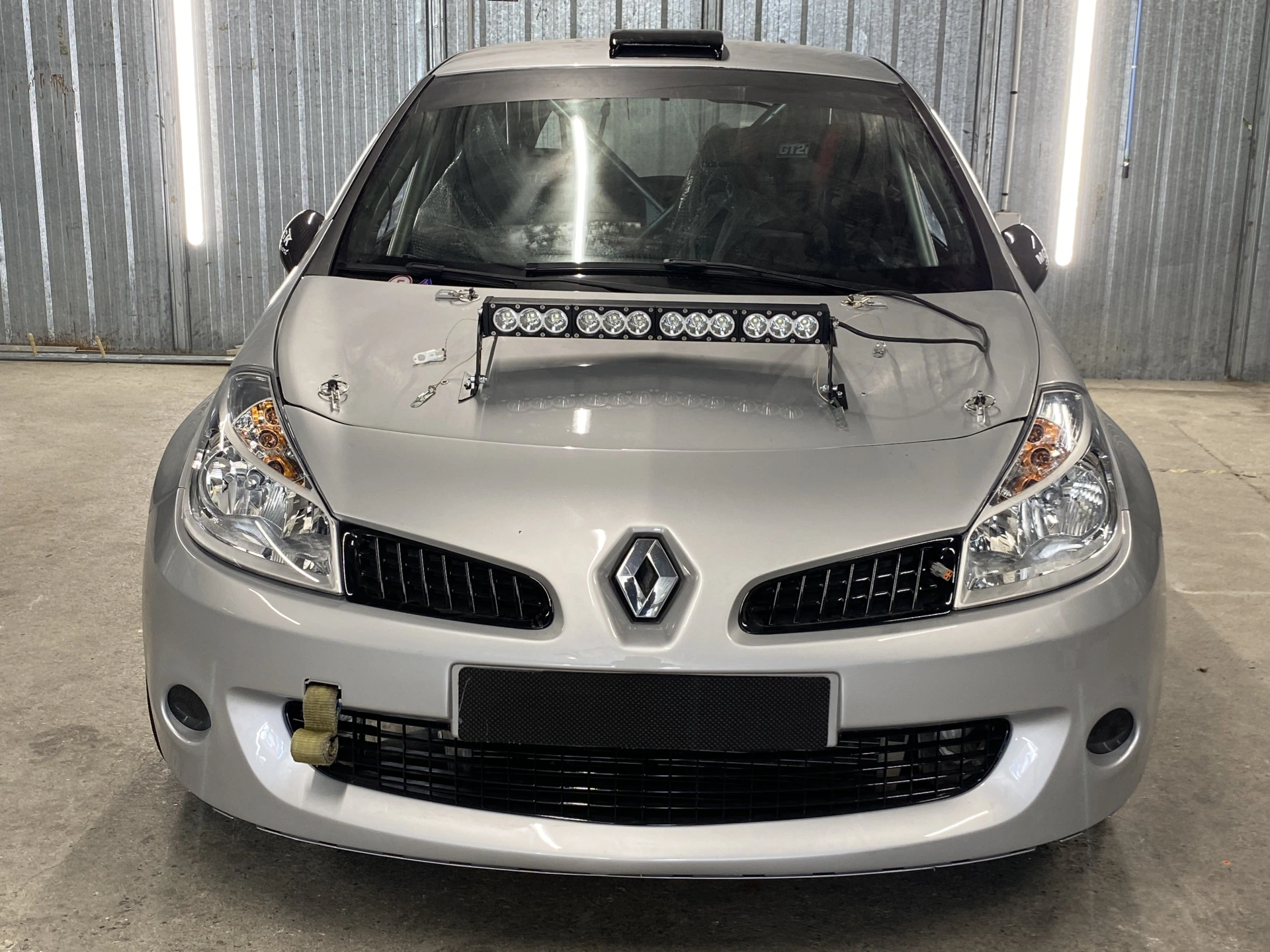 Clio 3 f 2000 – photo 1