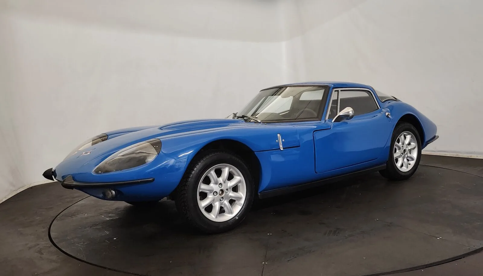 Marcos 2 litre 1969 – photo 2
