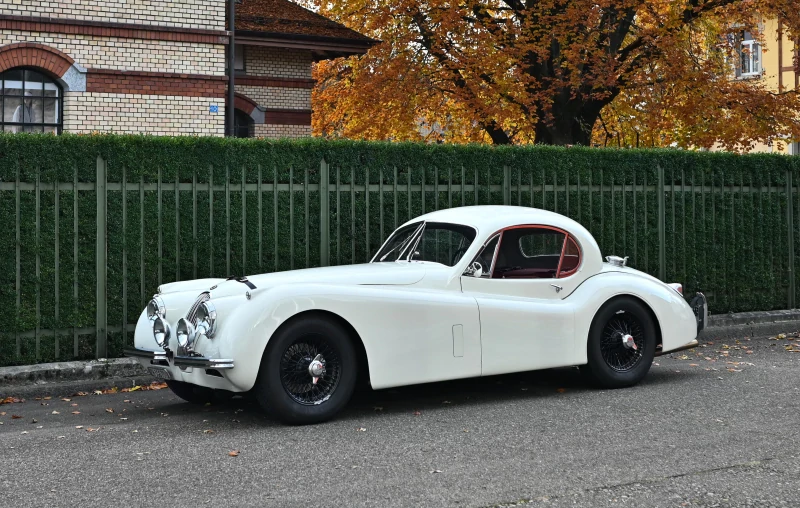 Jaguar XK120 FHC 4.2 5-Speed
