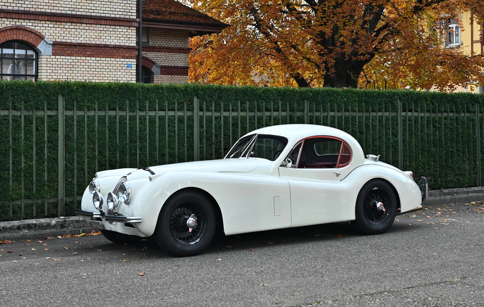 Jaguar XK120 FHC 4.2 5-Speed