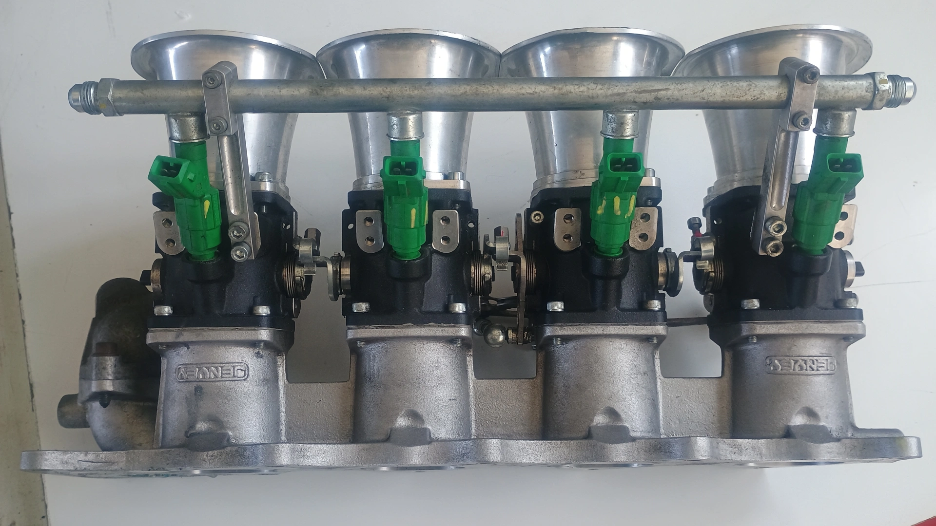 Honda intake manifold – photo 1