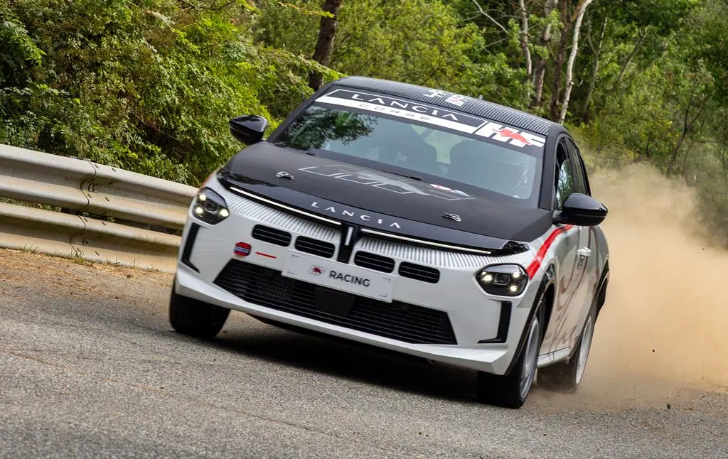 Lancia FR6 rental – photo 4