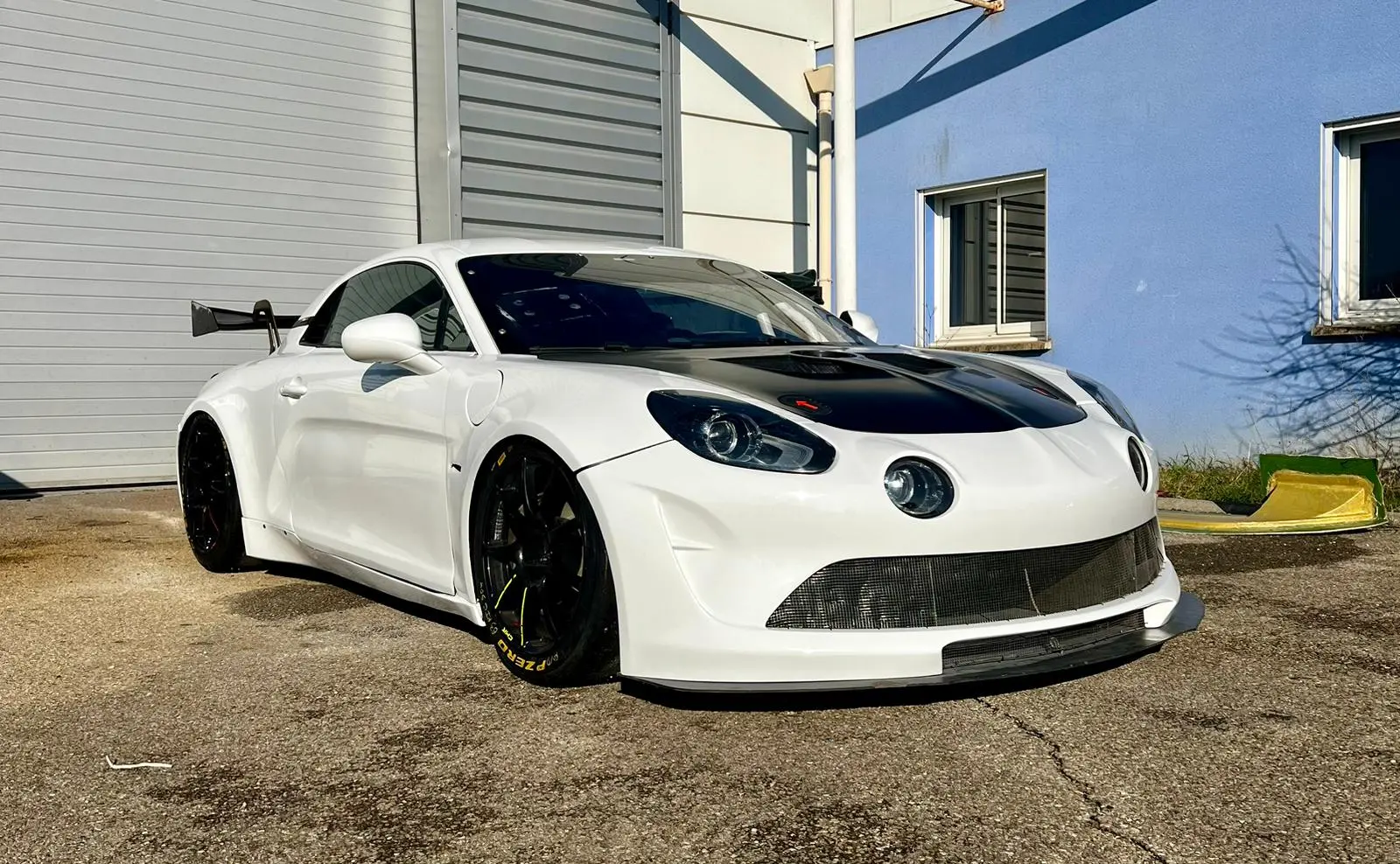 Alpine gt4 signatech – photo 1