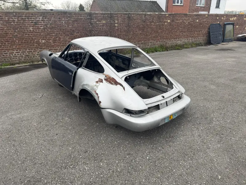 Caisse Porsche 911 3.0 SC 1982 projet restauration
