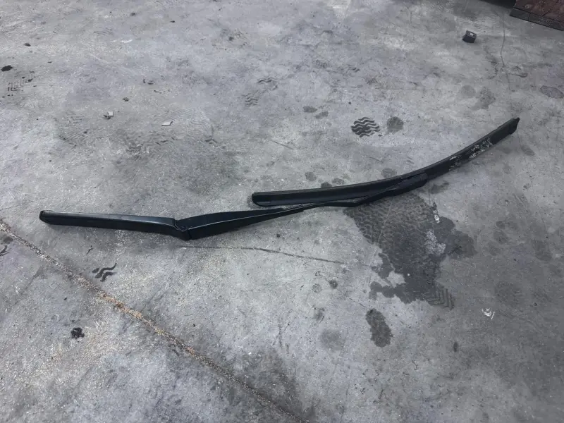 Bras d’essuie-glace avant droit Porsche 911 991 / Cayman - 3392126069