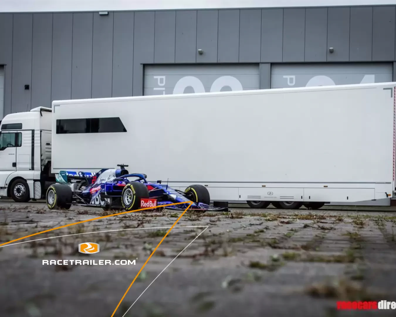 Race trailer with Gasoline LXRY office that can load up to 4 cars