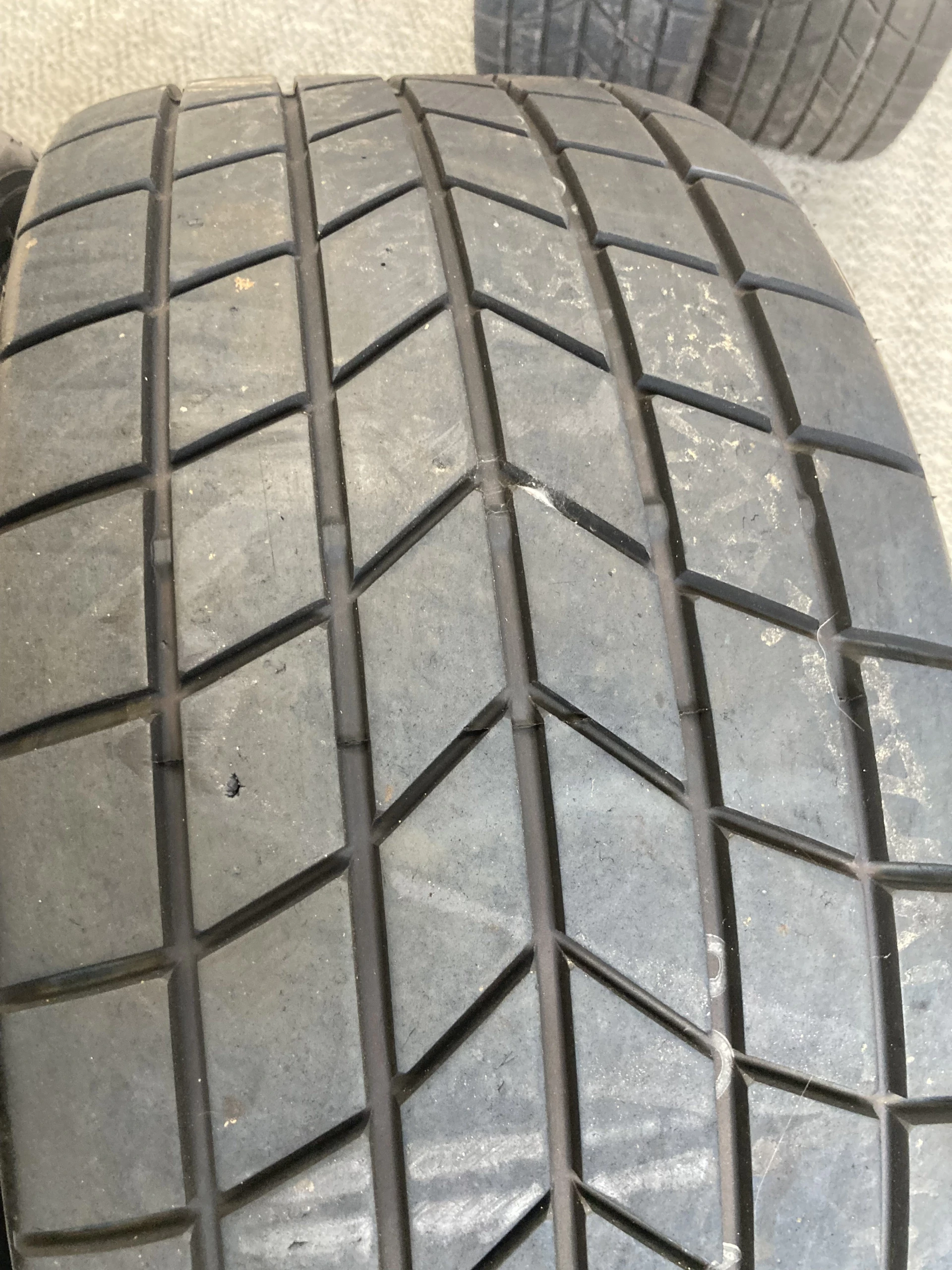 3 Pirelli WH 225/625 - R17 tyres
