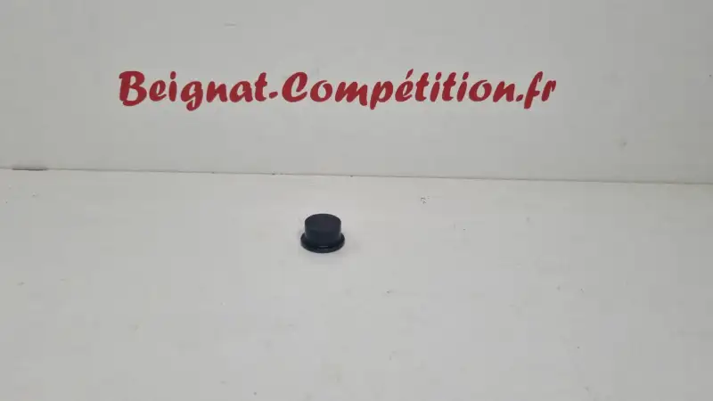 Vacuum pump removal plug on XU10J4 cylinder head