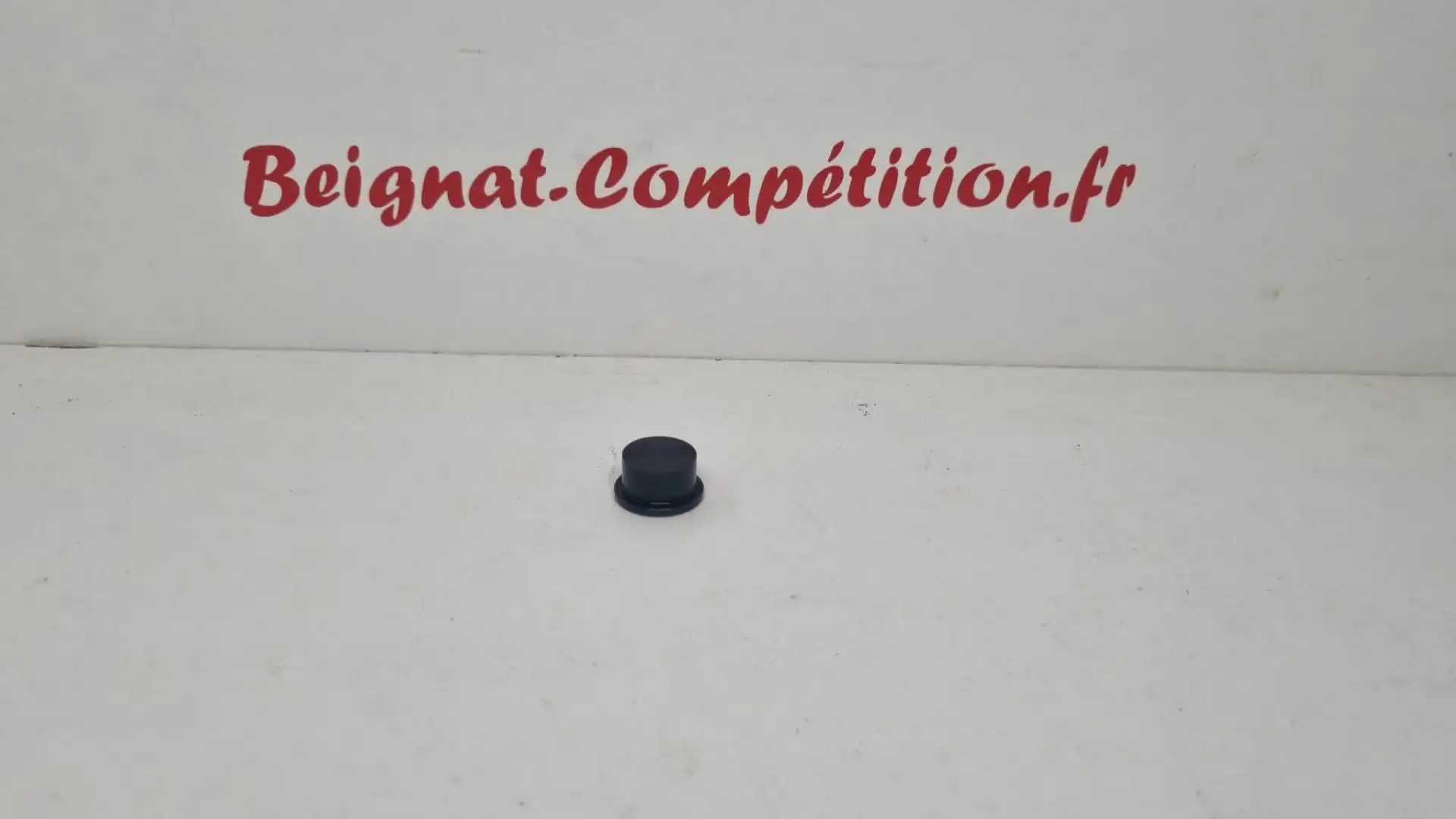 XU10J4 vacuum pump removal plug – photo 1