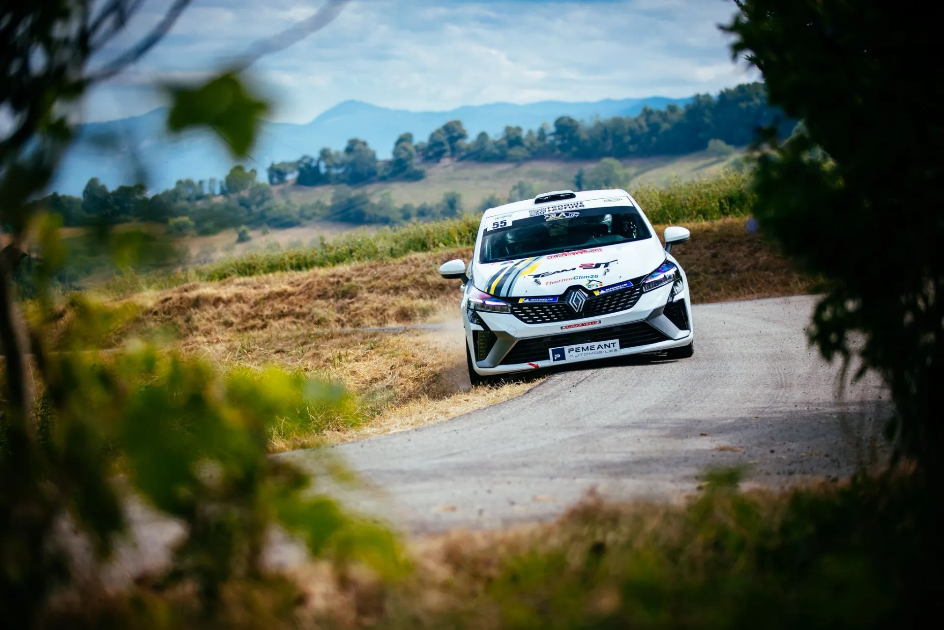 JLA rally rents a Clio rally5 ph2 – photo 2