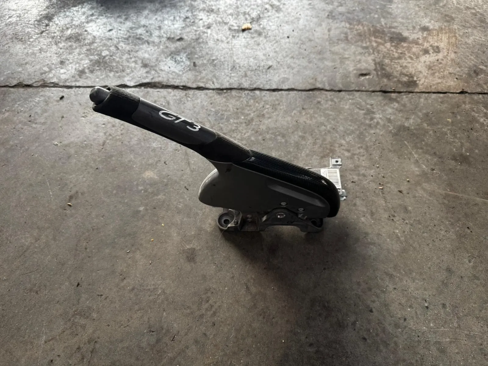 Handbrake lever 997.2 GT3 carbon – photo 1