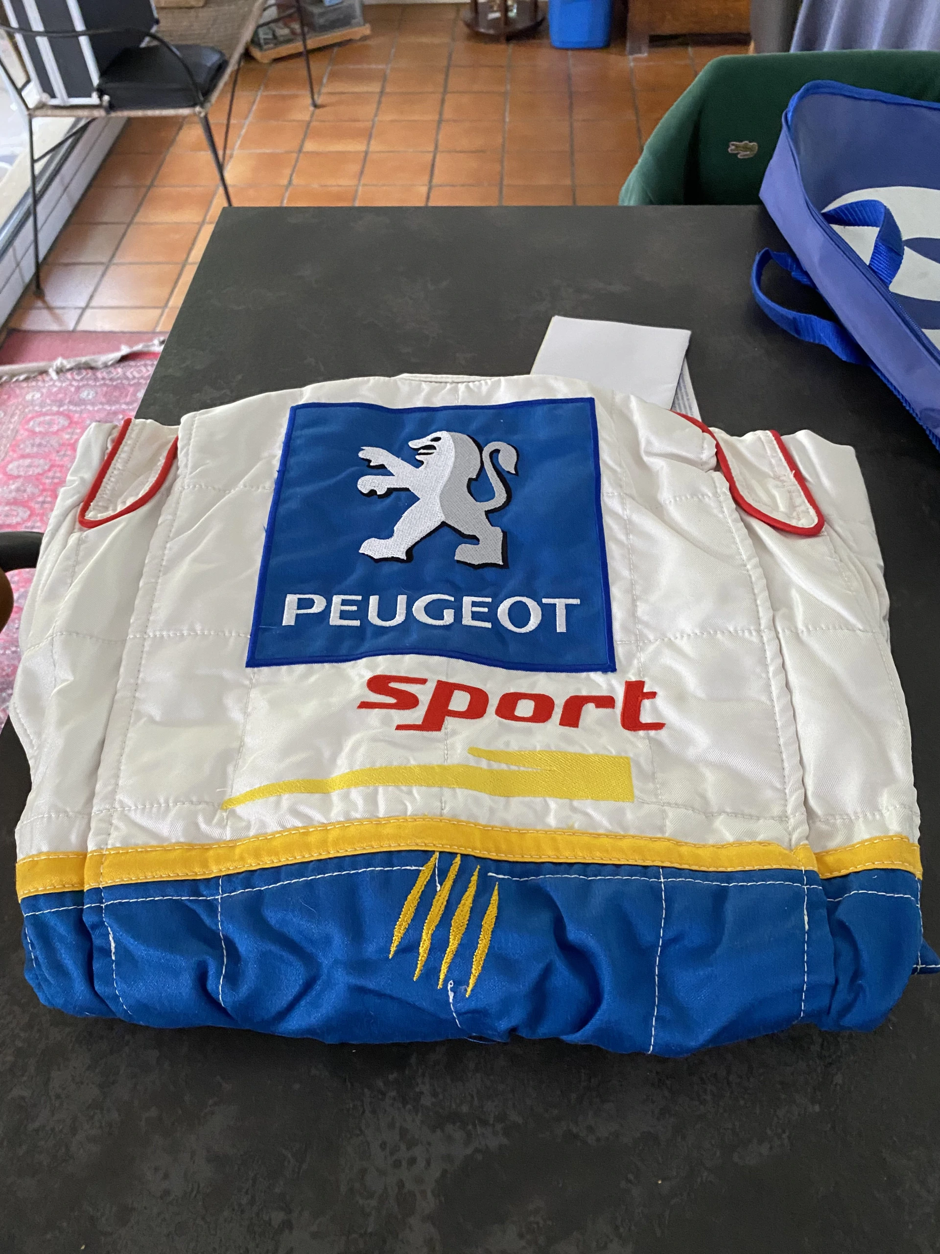 VENDS COMBINAISON PEUGEOT FEMME