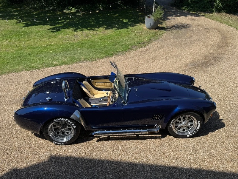 Cobra par AK Sportscars, V8 5,7, boîte automatique