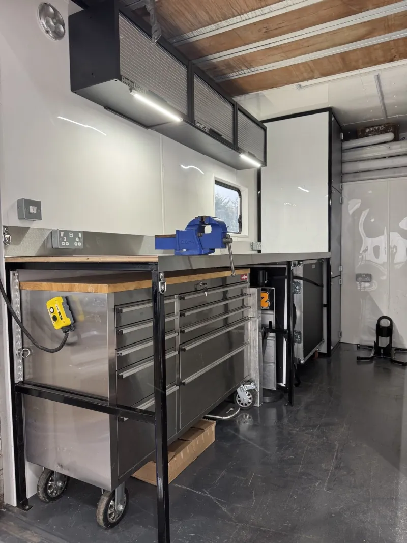 2016 18T DAF CF 220 Race Bike Transporter
