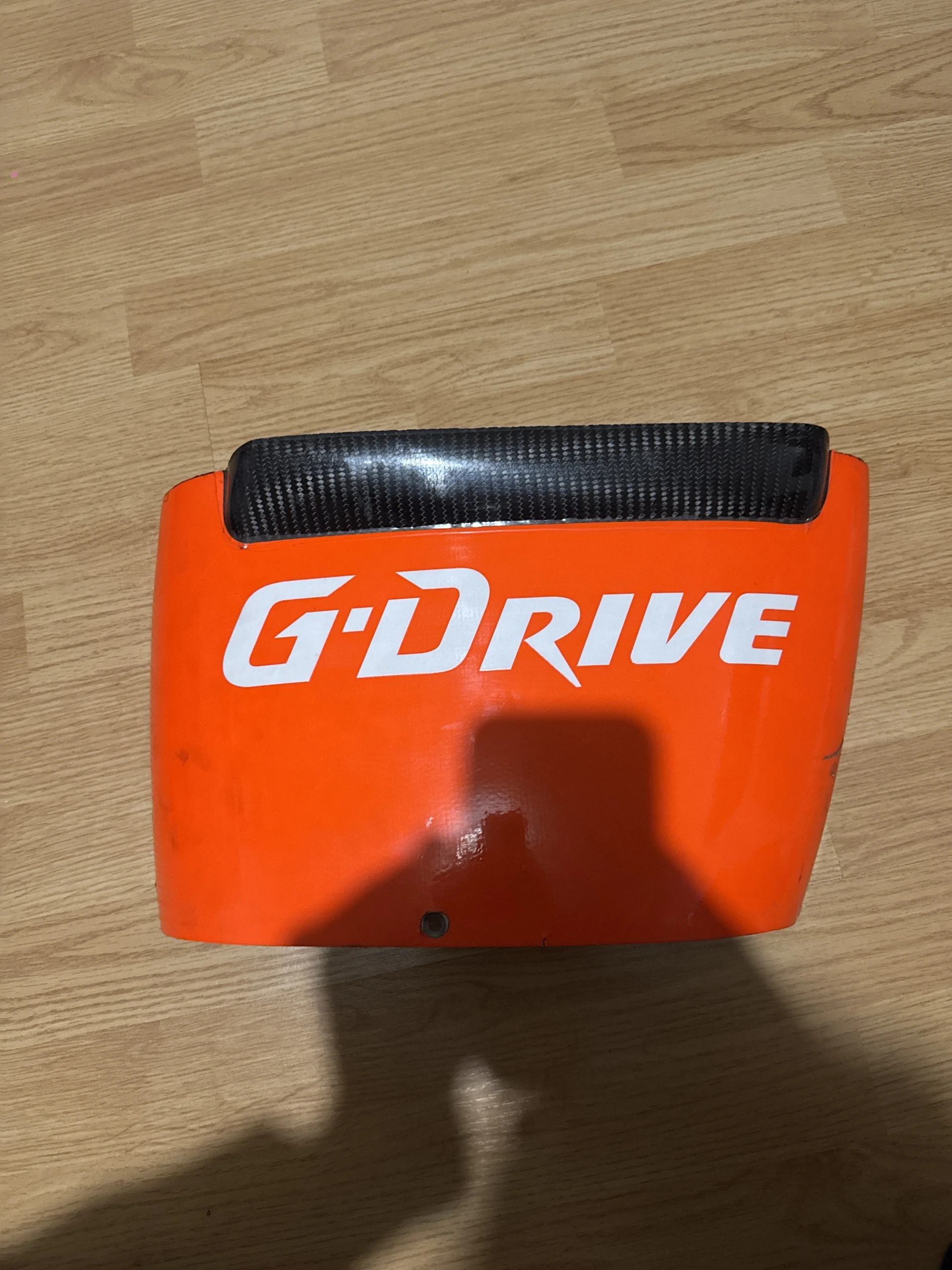 Pièce aérodynamique carbone LMP2 G-Drive 2018 – avant gauche – authentique – photo 1