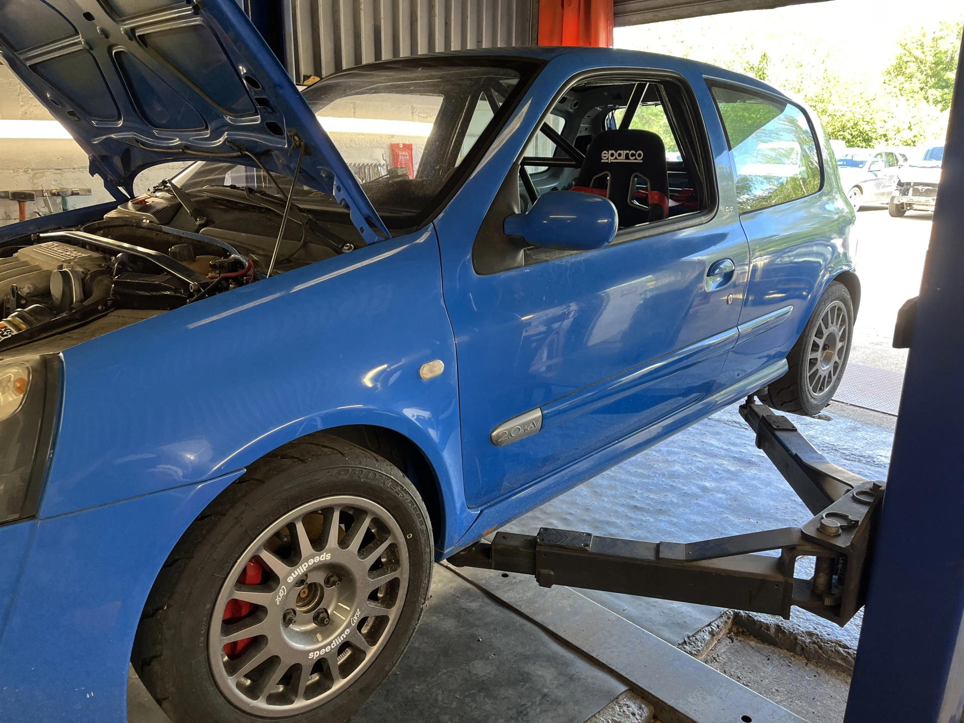 Left Hand Renault Clio 182 – photo 1