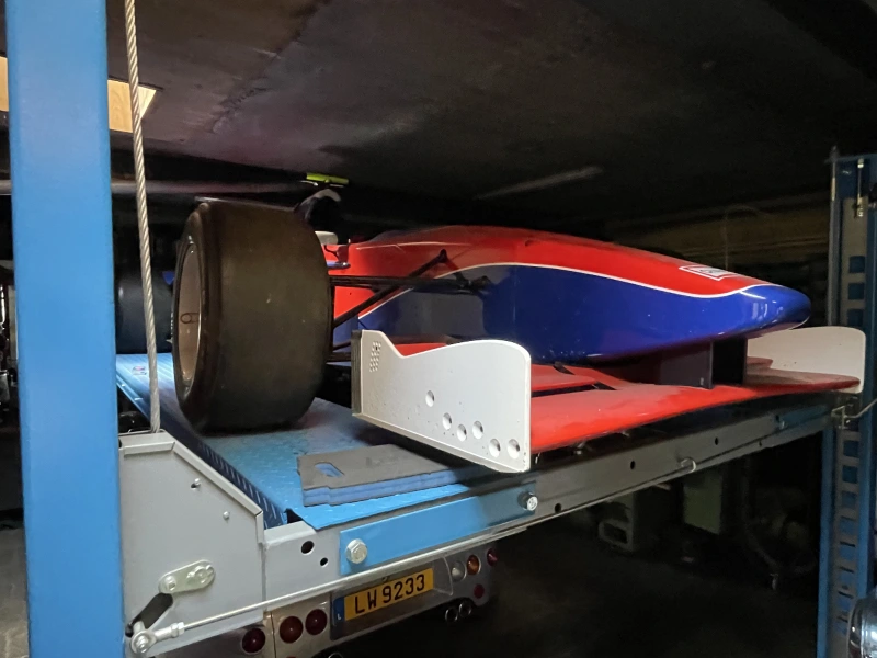 Lola B99/50