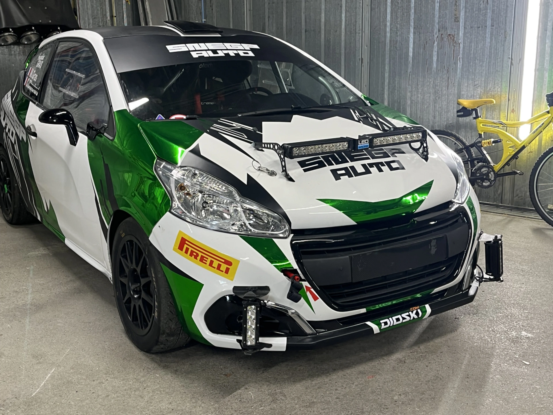 208 f 2000 13 – photo 1