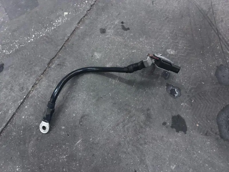 Câble de masse de batterie Porsche Cayman GT4 RS - 4M0915181A