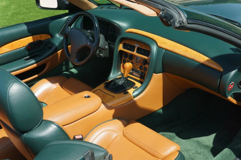 Aston Martin DB7 Volante V12