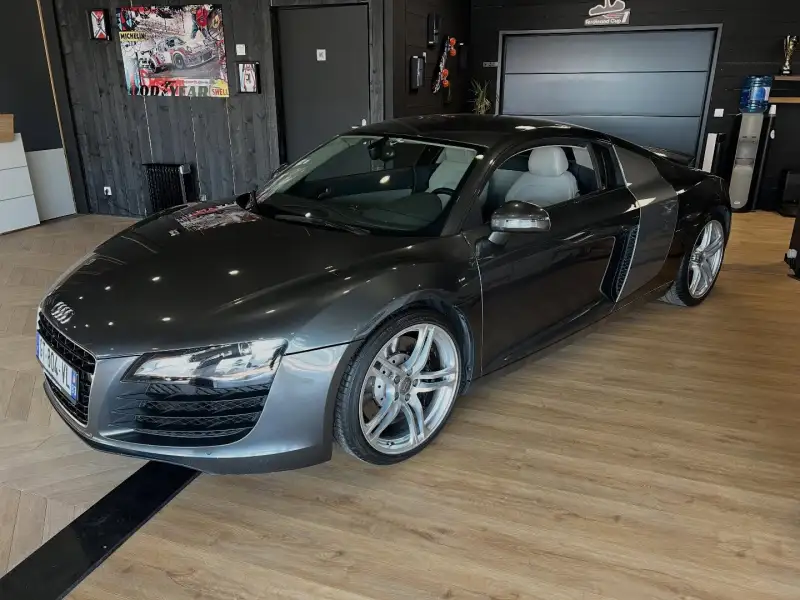 AUDI R8 4.2L V8 QUATTRO FSI DAYTONA GREY