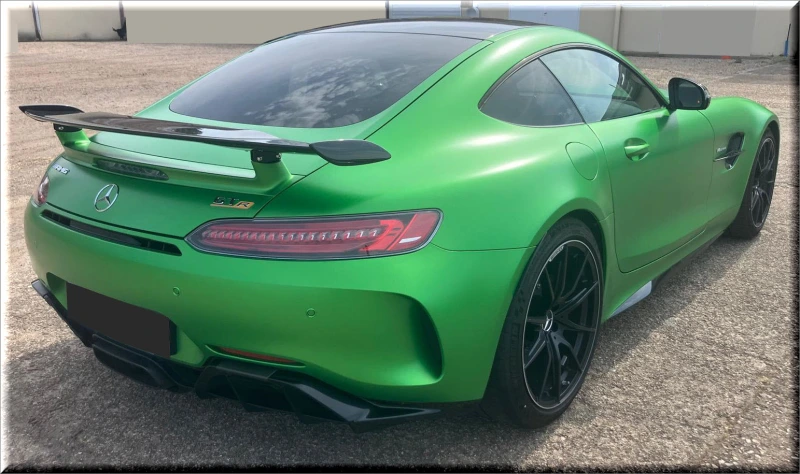 A rare first-own car with 7,500 km – AMG GTR 585 cv – Registered in France