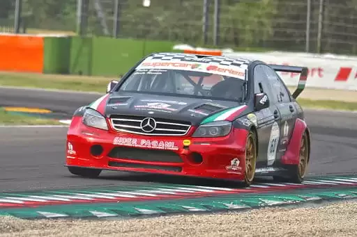 Mercedes C63 AMG SuperStars V8