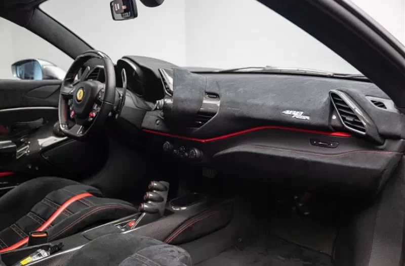 FERRARI 488 PISTA