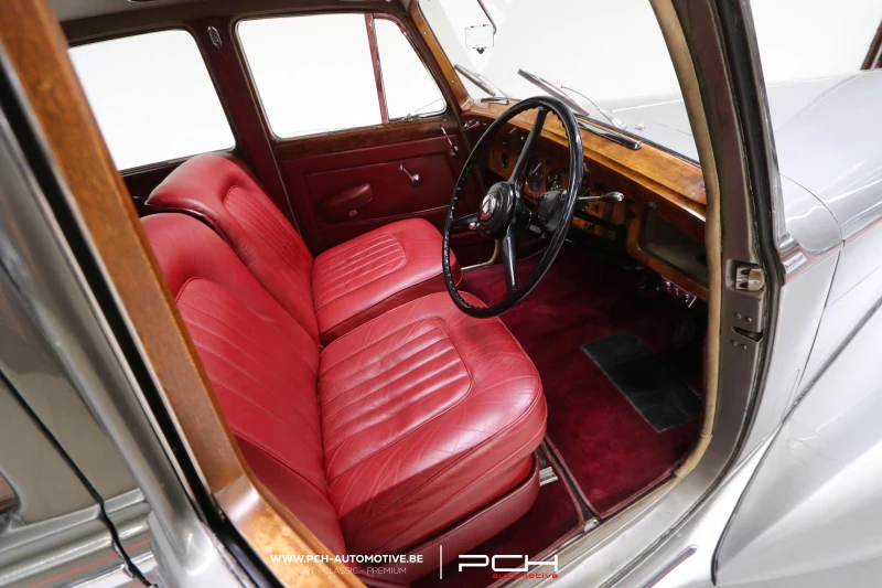 BENTLEY Type R Saloon