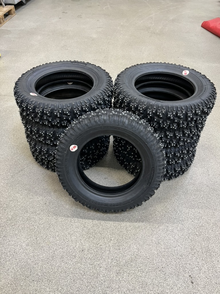 Pneus cloutés Black Rocket BR41 9/58-14 neufs