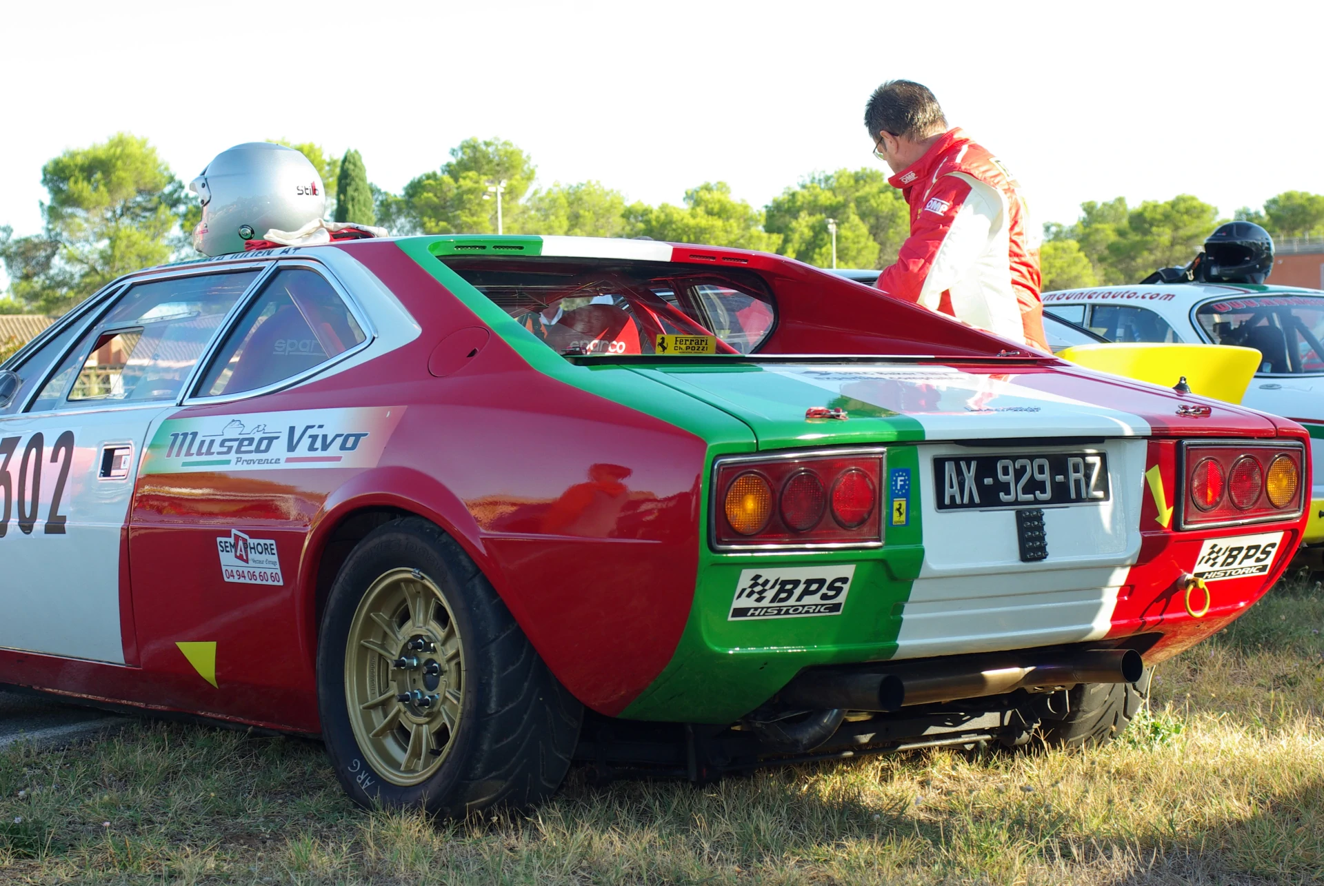 Sells or exchanges FERRARI 308 GT4